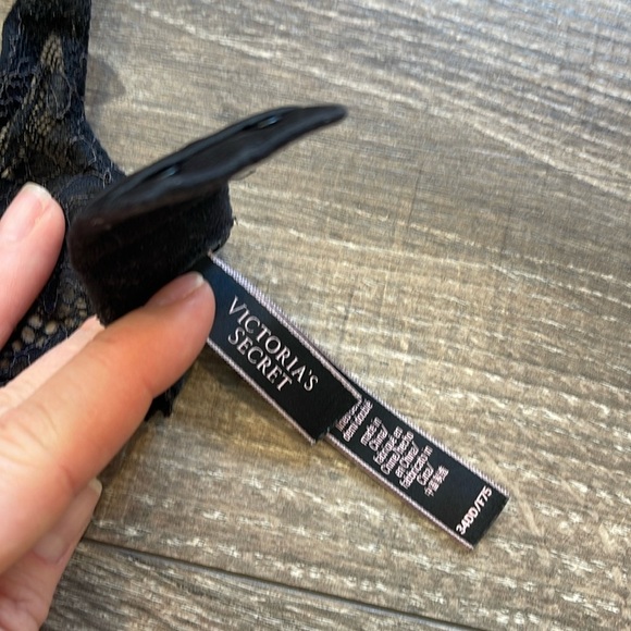 Bundle of 34DD Victoria’s Secret Lace Bra Bundle (2) - Picture 5 of 5